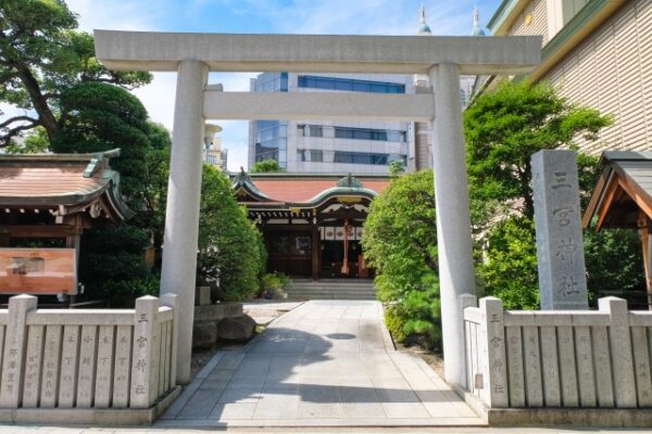 三宮神社　鳥居　初詣